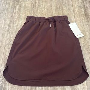 Lululemon on the fly womens skirt size 6 NWT